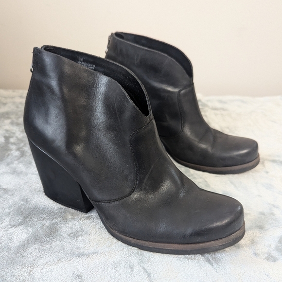 Korks by Kork-Ease Black Leather Western Block Heel Booties - Picture 1 of 15